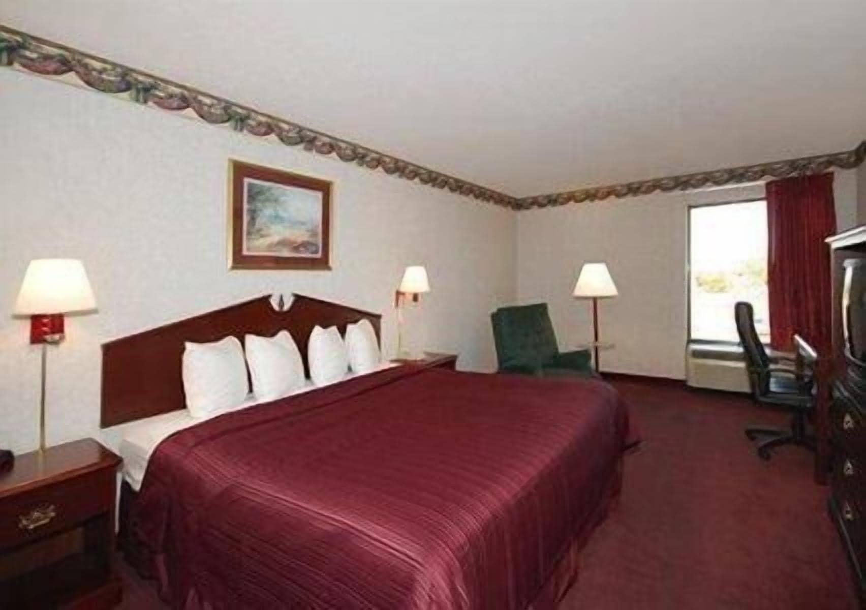 Quality Inn & Suites Columbus Esterno foto